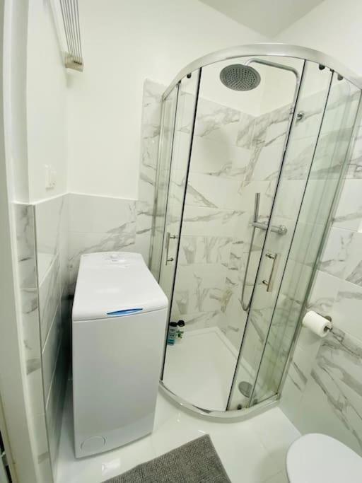 ワルシャワBezagenta Mozart8 Studio Easy Access To City Wifiアパートメント エクステリア 写真